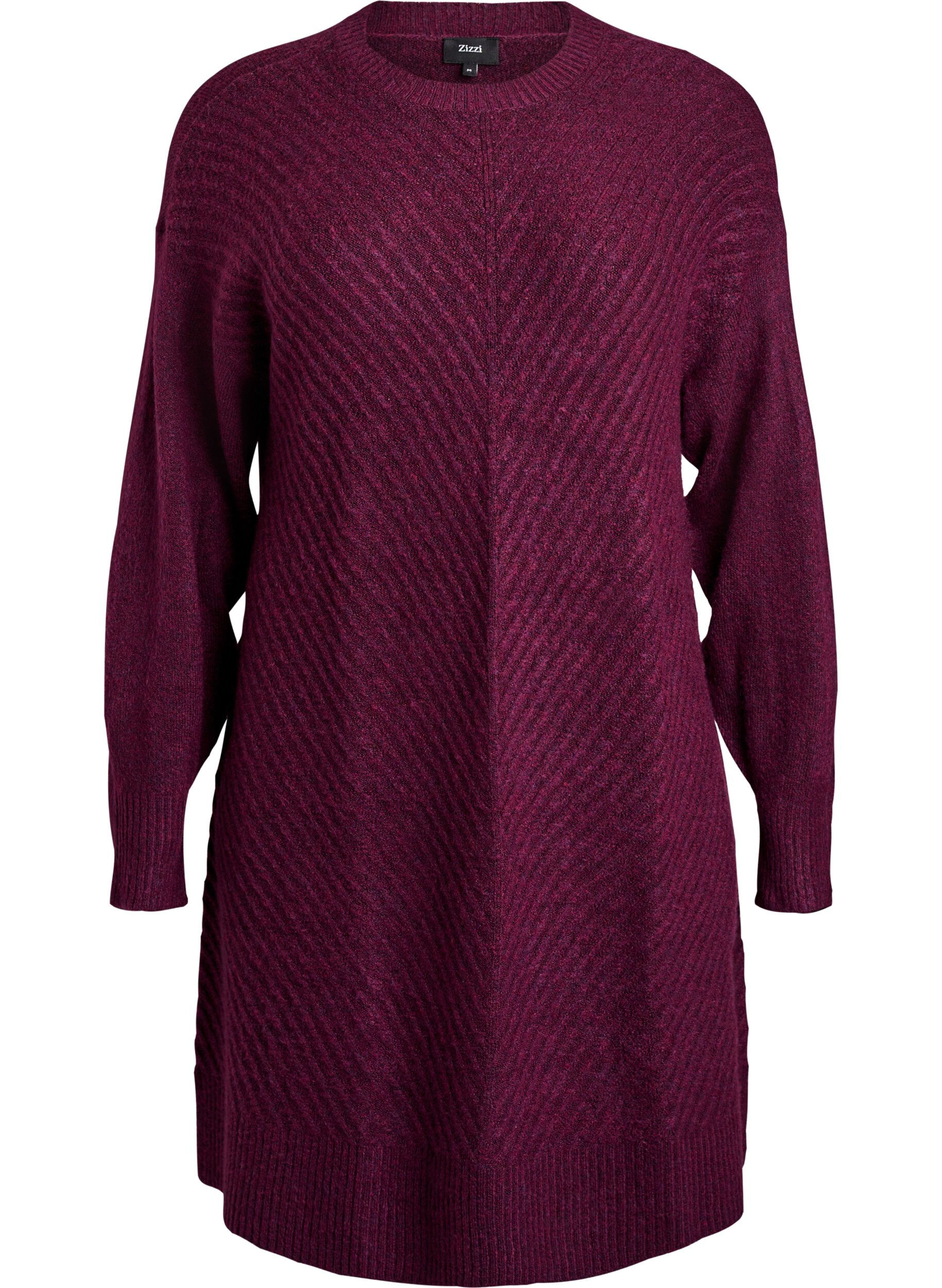 Short knitted dress with a V-shaped textured pattern