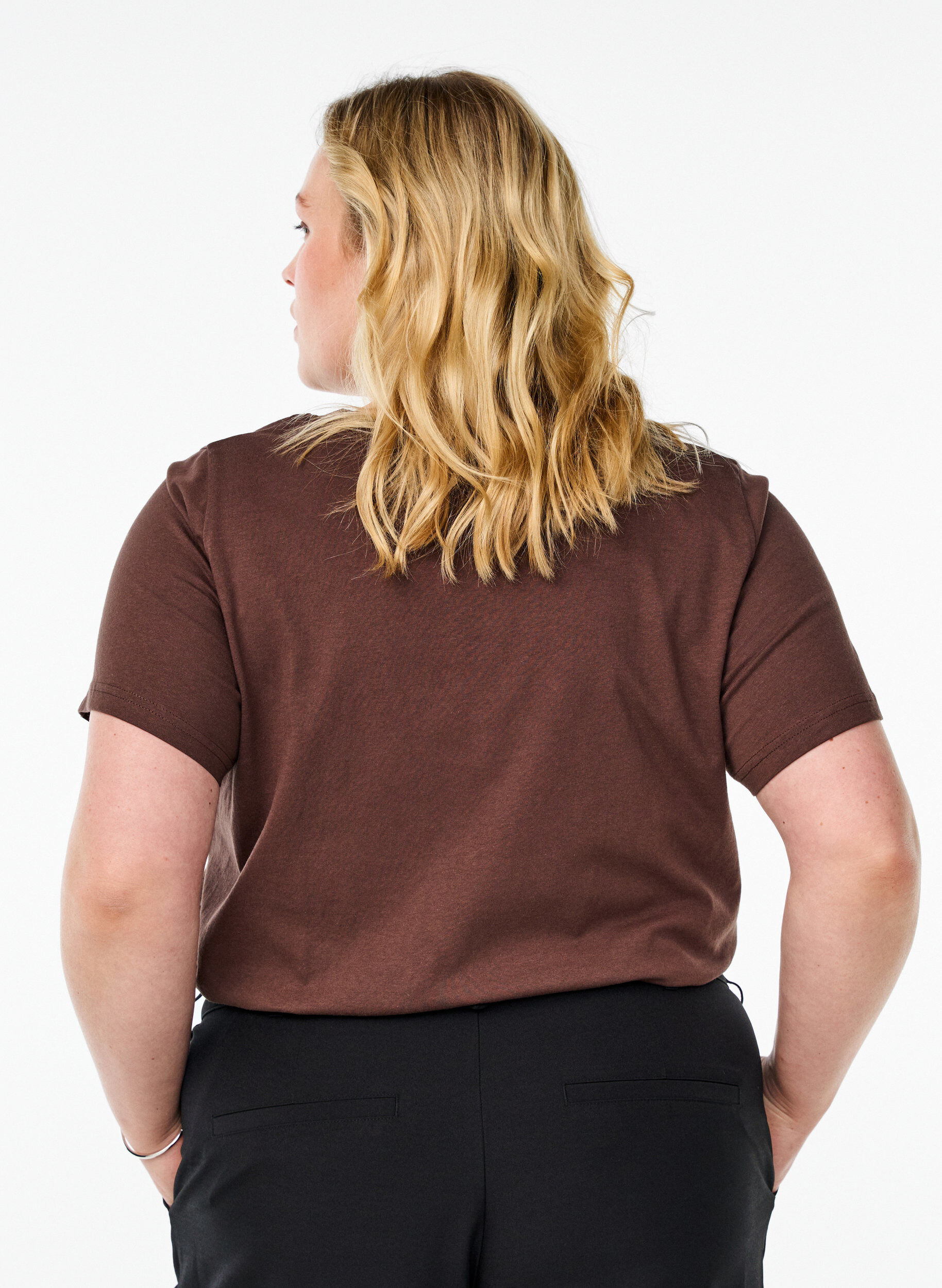Zizzifashion Basic cotton T-shirt with a V-neck, Brown, Model image number 2