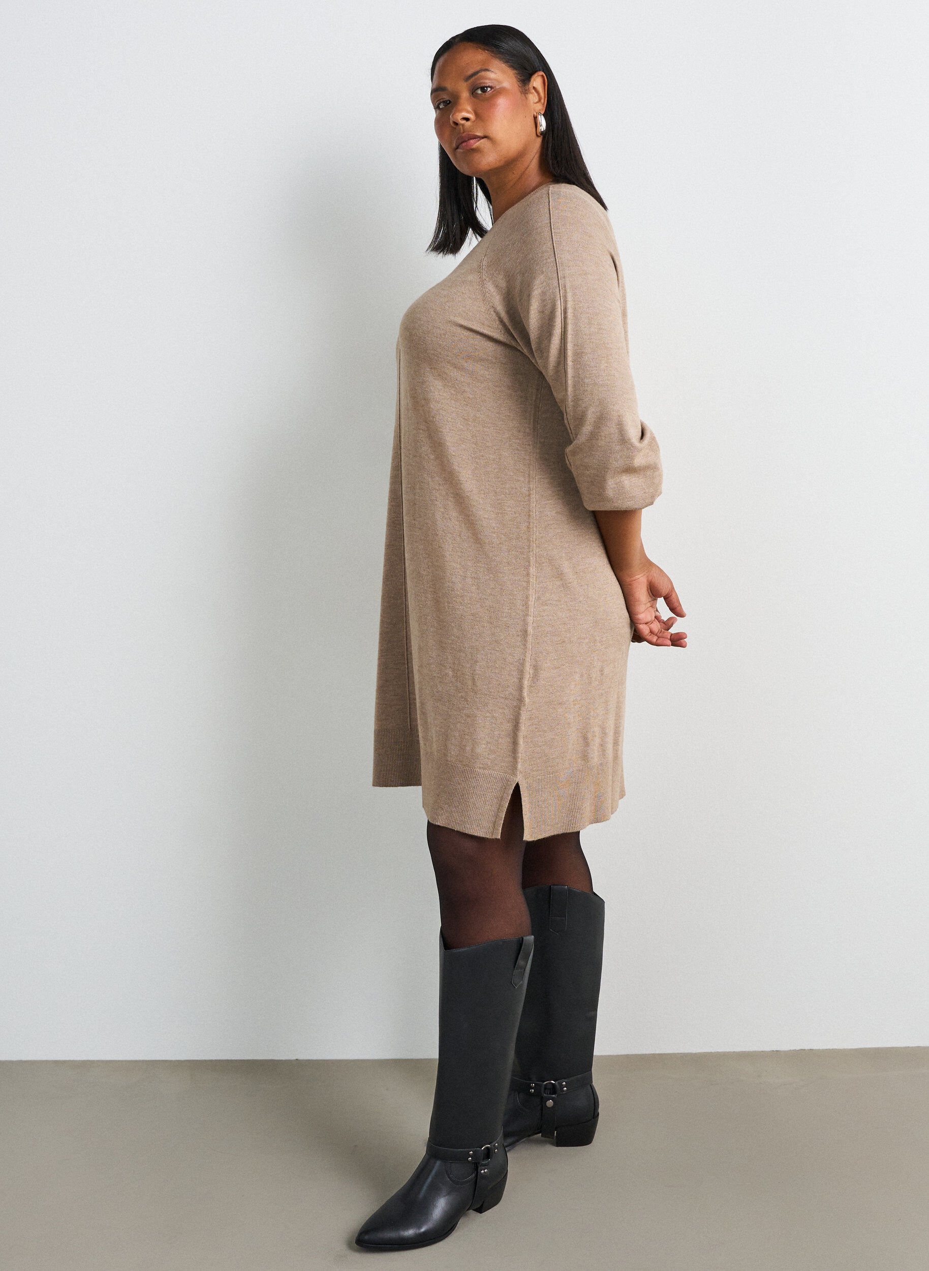 ZizzifashionShort knitted dress with raglan sleeves and a centre seam, Beige, Model image number 3