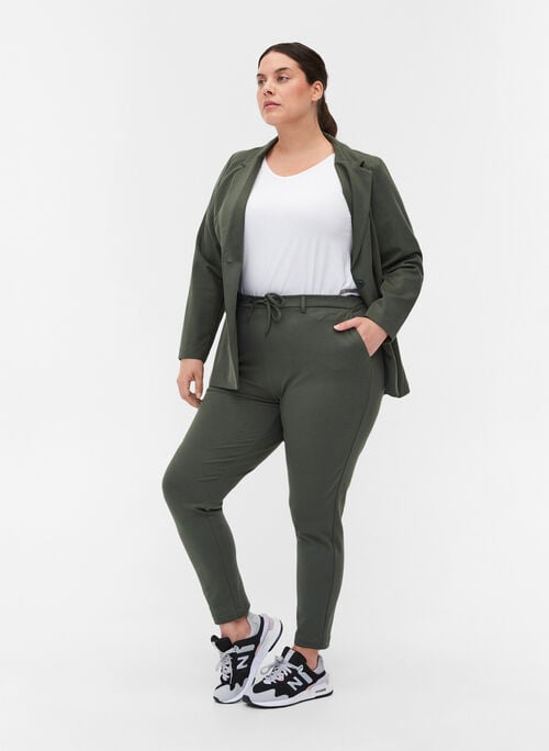 Cropped trousers with pockets and adjustable drawstring