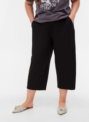 Plain-coloured culottes with pockets, Black, Model image number 2