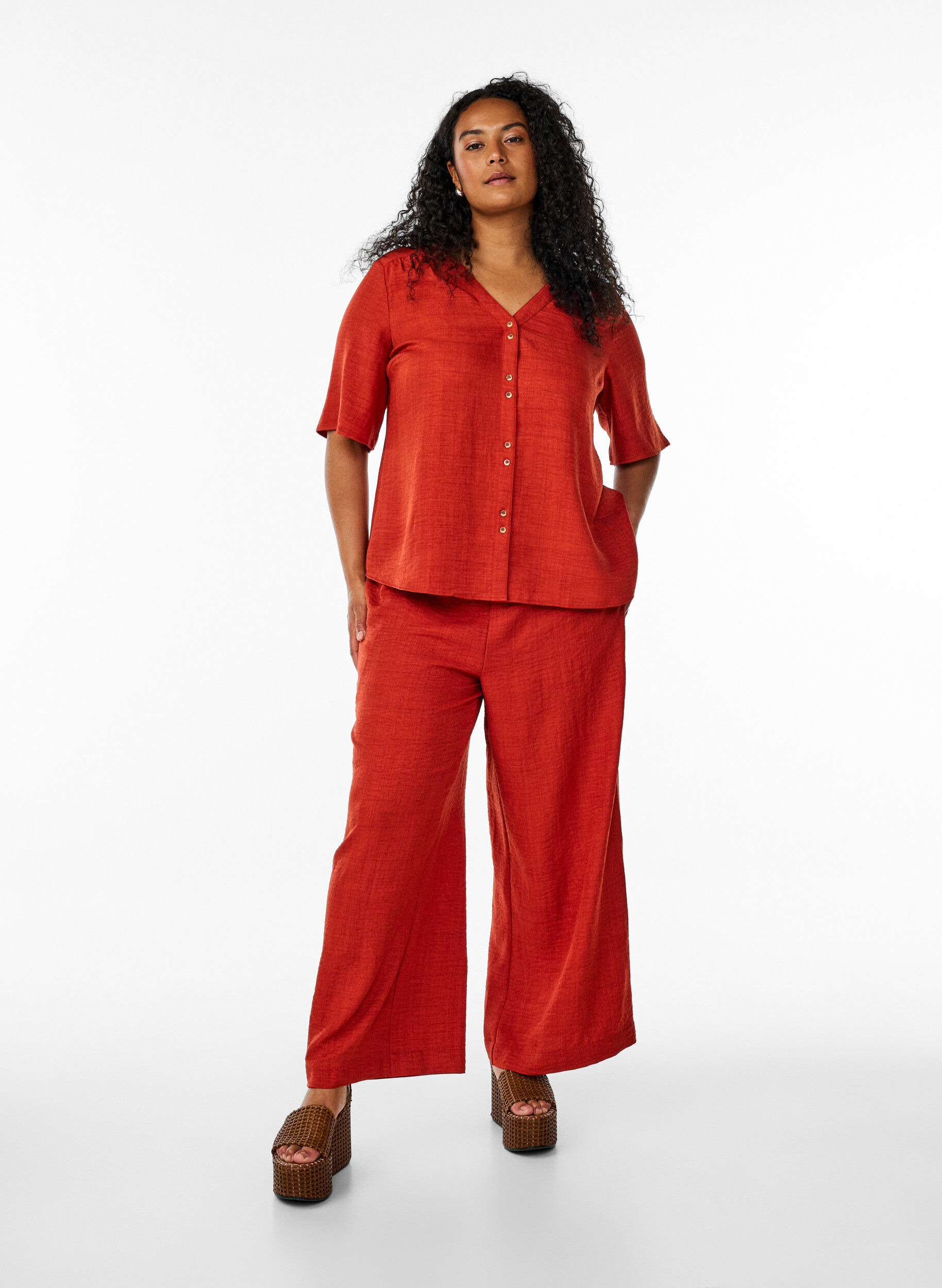 Zizzifashion Loose trousers with elasticated waistband and pockets, Red, Model image number 0