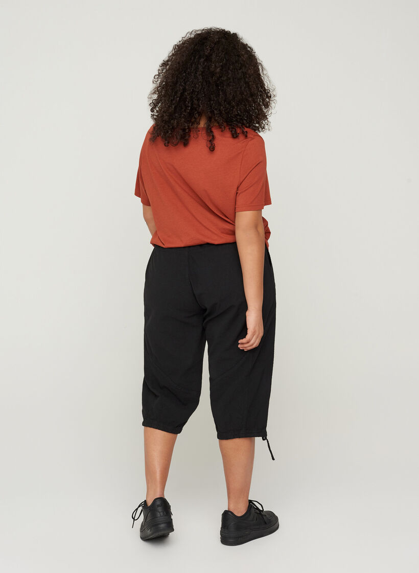 Loose cropped trousers in cotton, Black, Model image number 2