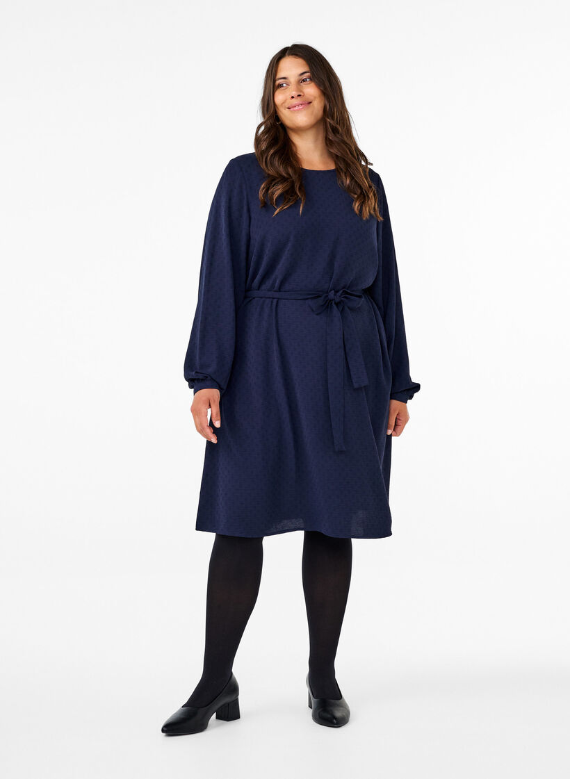 Short textured dress with a tie belt, Navy Blazer, Model image number 2