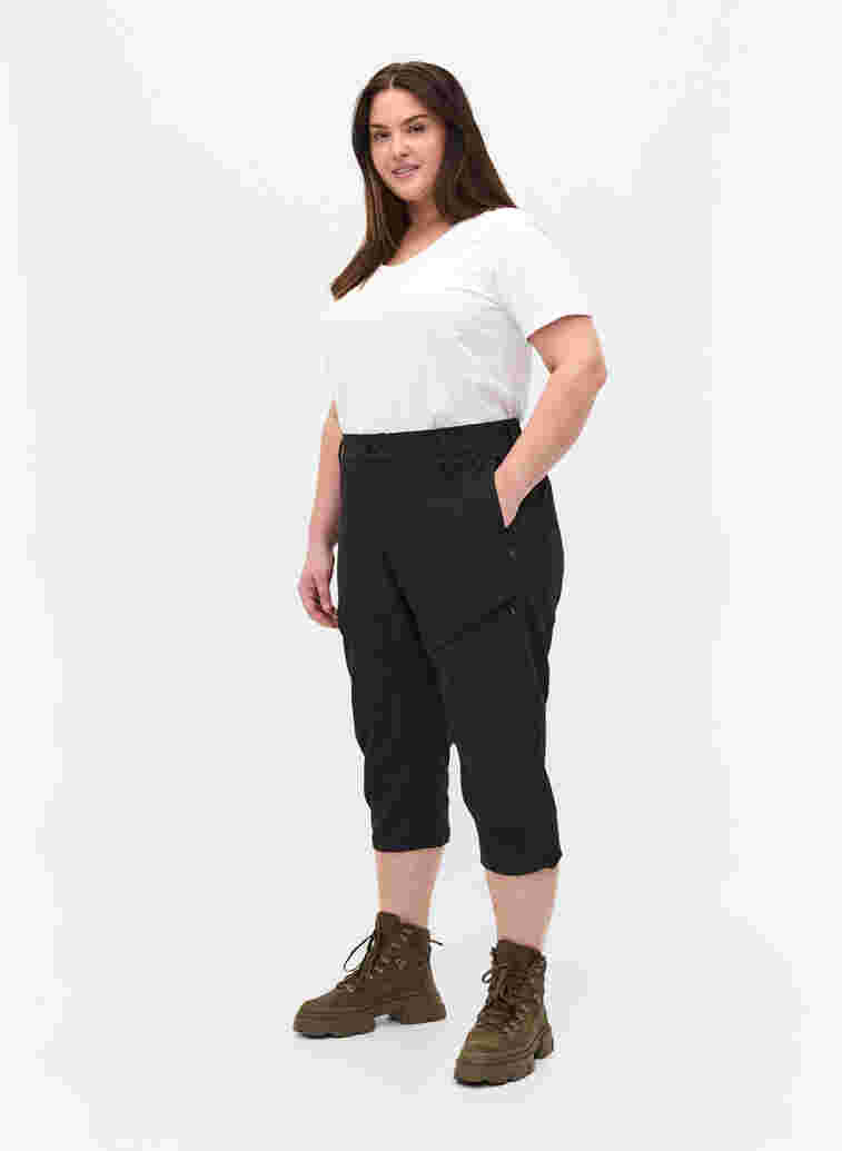 Capri hiking shorts with pockets, Black, Model image number 2