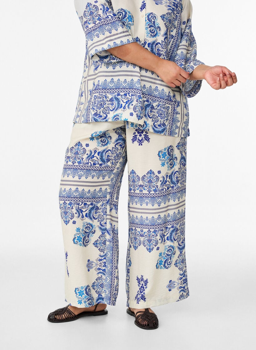 Patterned wide-leg trousers, 9991, Model image number 3