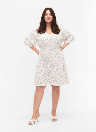 Dress with 1/2 sleeves and floral print in viscose - White - Sz. 40-64 - Zizzifashion Dress with 1/2 sleeves and floral print in viscose - White - Sz. 40-64 - Zizzifashion