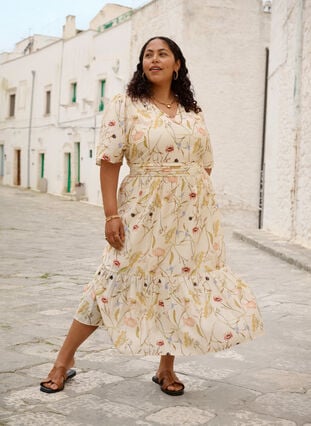 Floral midi dress with an A-line shape - Beige - Sz. 40-64 - Zizzifashion Floral midi dress with an A-line shape - Beige - Sz. 40-64 - Zizzifashion