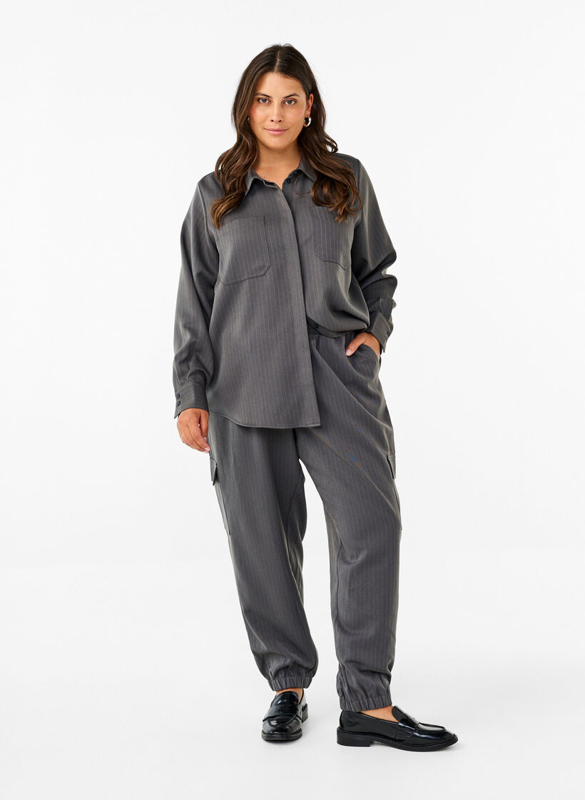 Pinstriped shirt with collar and chest pockets, Dark Shadow Pin St., Model image number 2