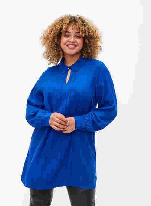 Long-sleeved viscose blouse with shirt collar