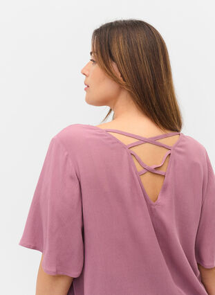 Short-sleeved viscose tunic with lace details, Grape Shake, Model image number 2