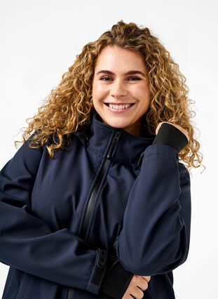 Short softshell jacket with detachable hood, Night Sky, Model image number 3