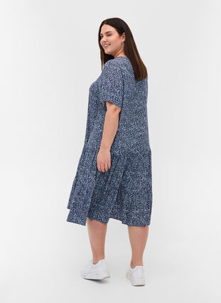 Short-sleeved viscose dress with print, Blue Flower Mix, Model image number 1