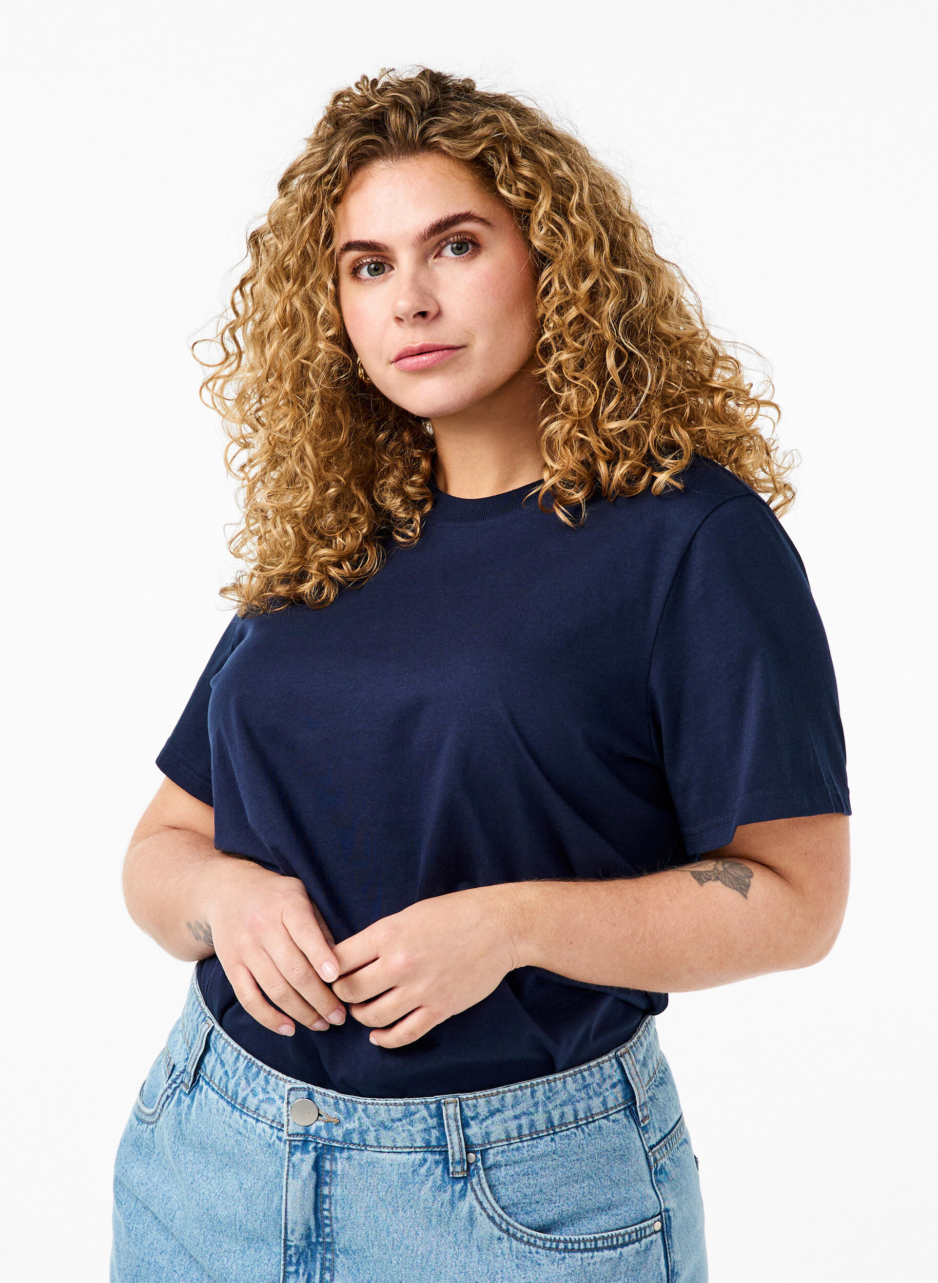 Basic cotton T-shirt with round neck, Blue, Model