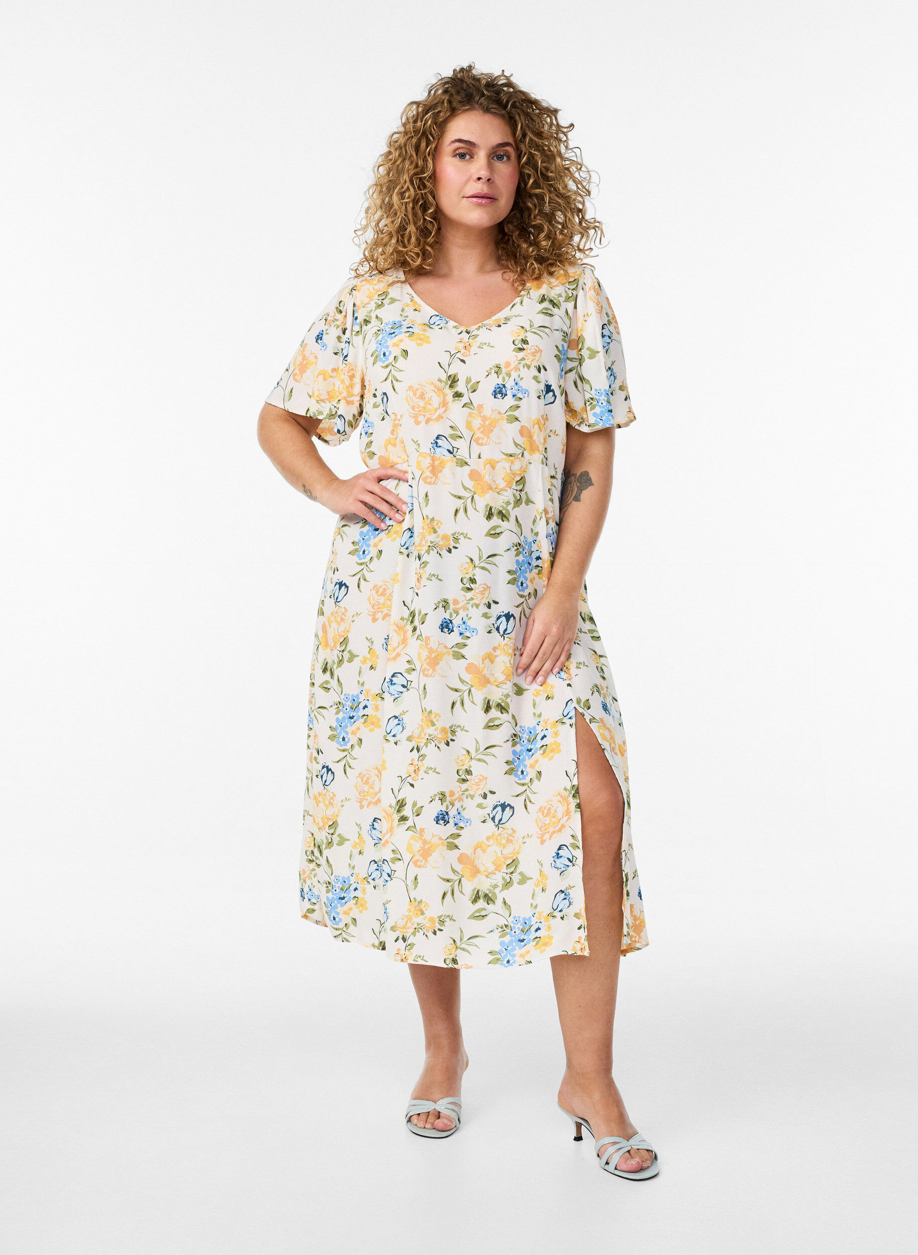 Zizzifashion Viscose midi dress with a floral print, Blue, Model image number 0