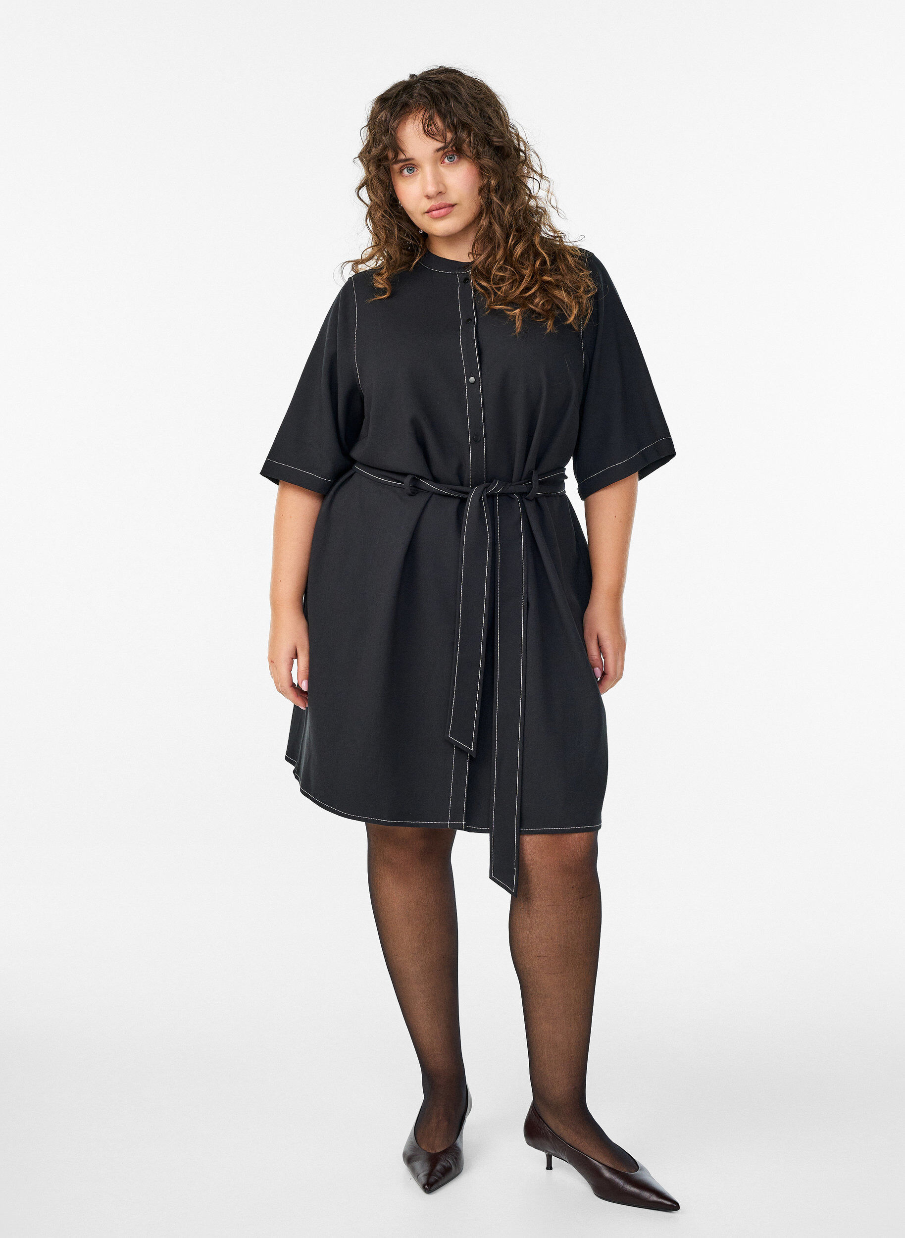 Zizzifashion Short shirt dress with contrast stitching and tie belt, Black, Model image number 0