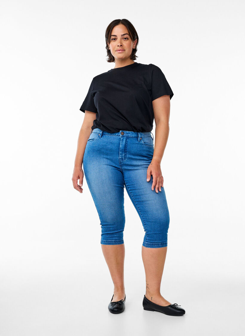 High waisted Amy capri jeans with super slim fit, Light Blue, Model image number 0