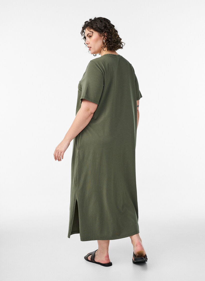 Midi T-shirt dress with a V-neck, Green, Model image number 1