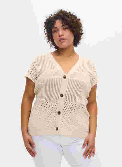 Short-sleeved knit cardigan with buttons