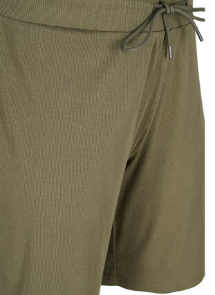 Loose shorts with ribbed texture, Ivy Green, Packshot image number 2