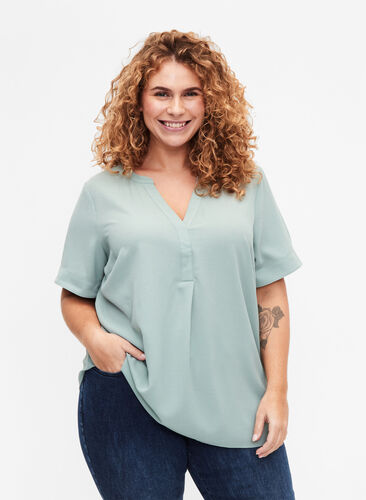Short-sleeved blouse with v-neckline, Chinois Green, Model image number 0