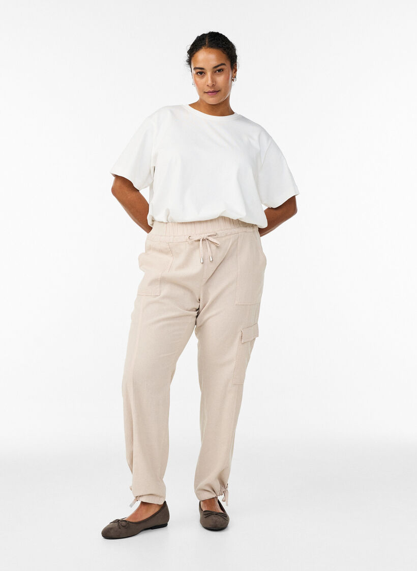 Loose cargo trousers in cotton, Beige, Model image number 0