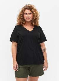 Short-sleeved basic t-shirt with v-neck, Black, Model