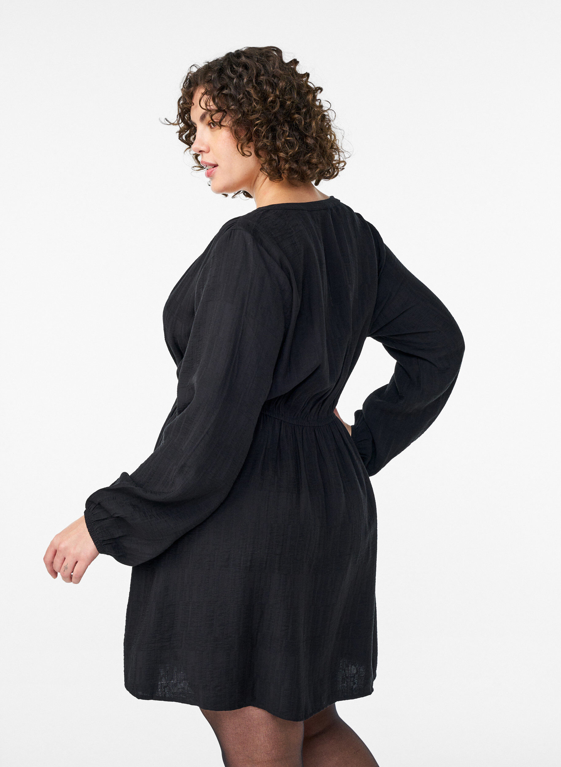 Zizzifashion Short textured dress with wrap look, Black, Model image number 2