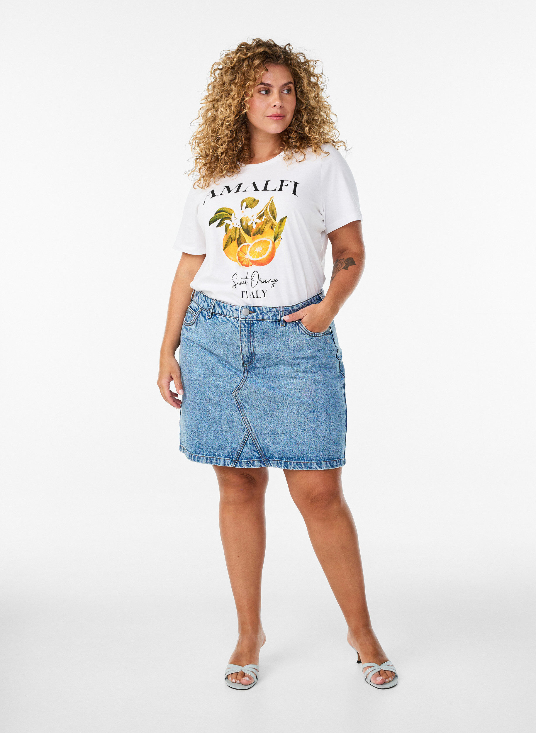 ZizzifashionShort denim skirt with pockets, Light Blue, Model image number 1