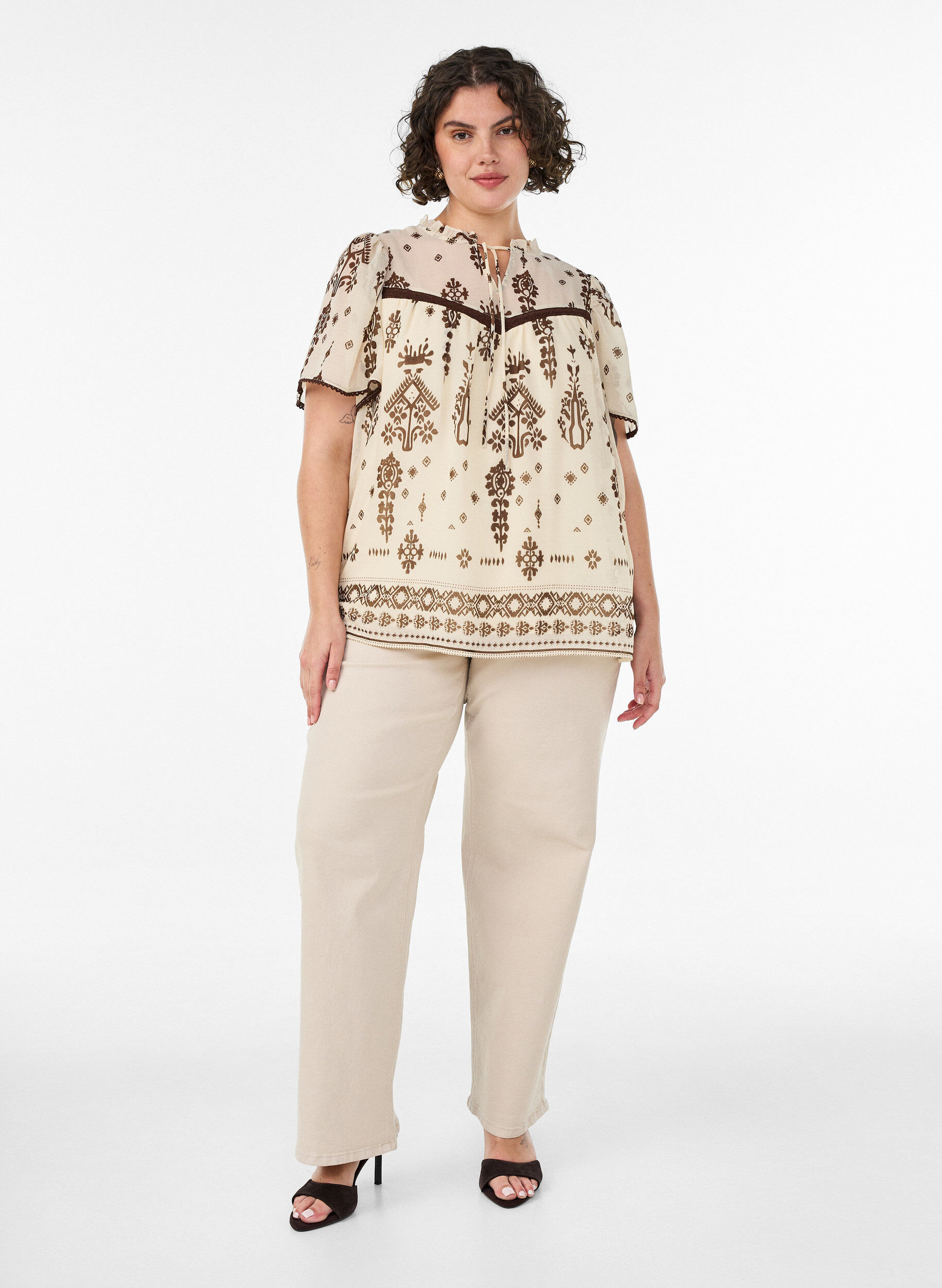 ZizzifashionBlouse with pattern and crochet trim, Beige, Model image number 1
