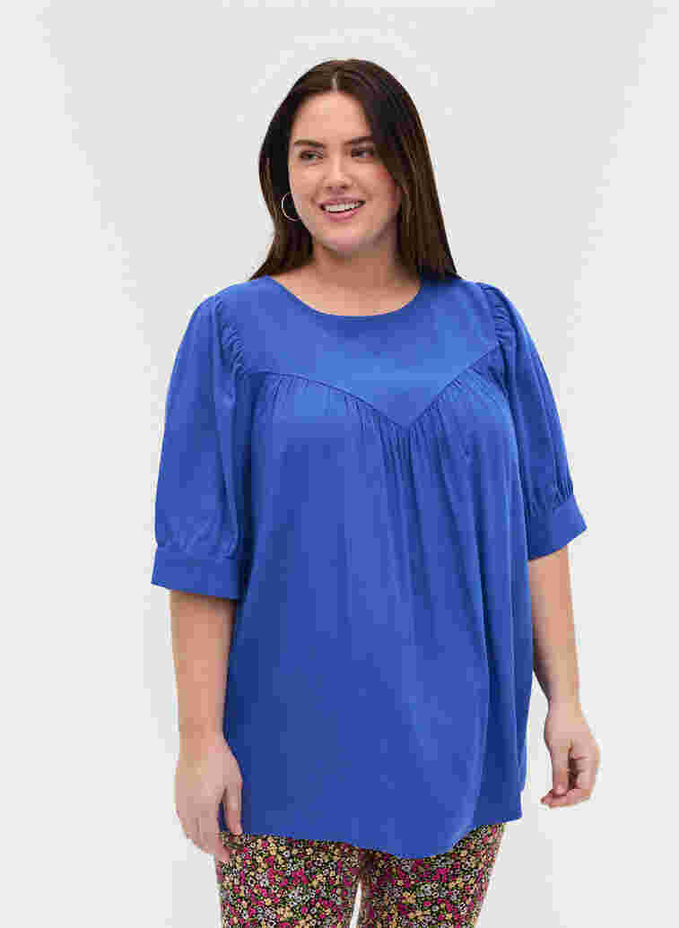 A-line blouse in viscose, Dazzling Blue, Model image number 0