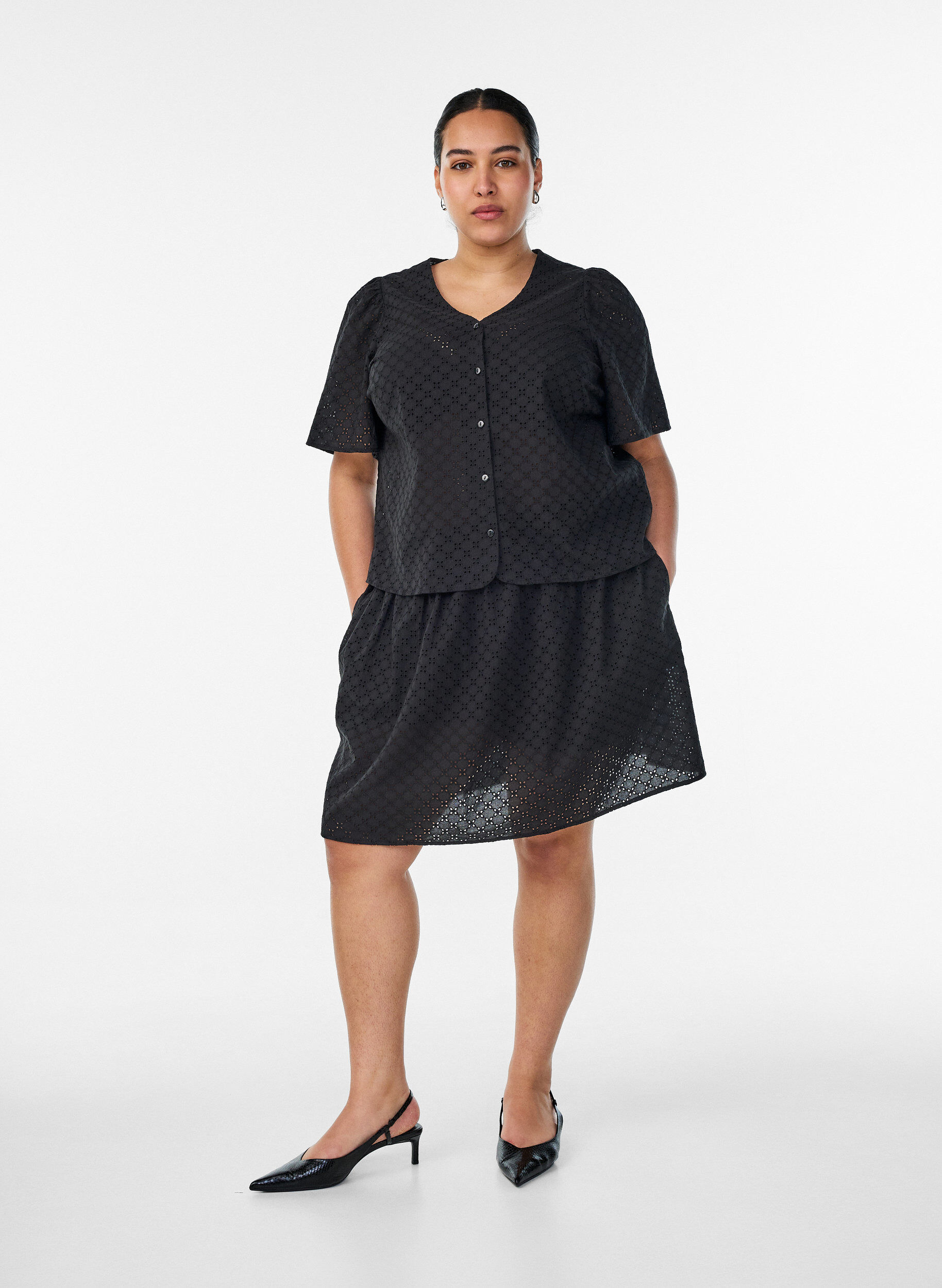 ZizzifashionShort skirt with broderie anglaise and elasticated waist, Black, Model image number 0
