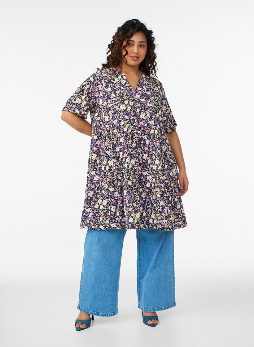 Short sleeve dress with a-line and cutlines, Purple, Model image number 1