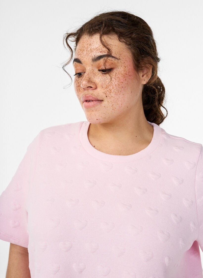 T-shirt in embossed cotton jersey, Rose, Model image number 3