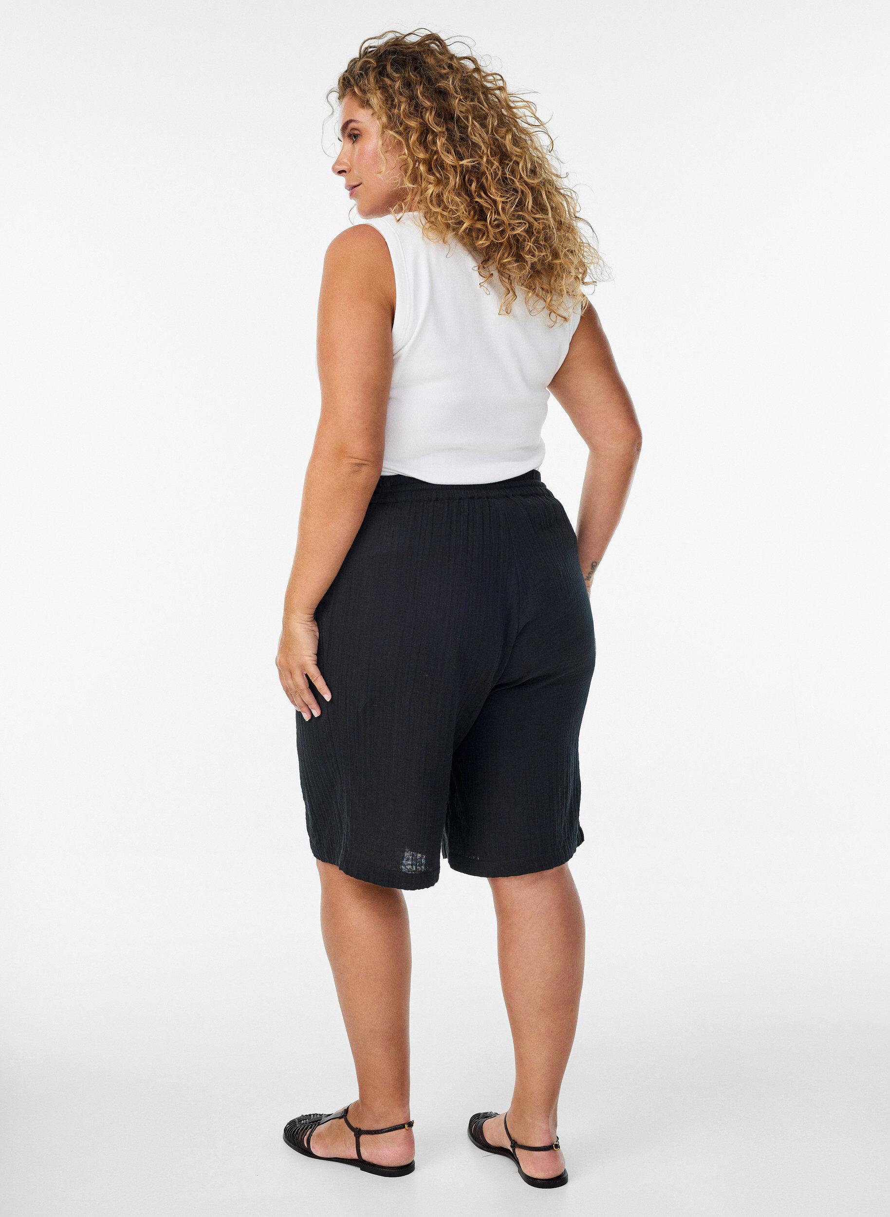 ZizzifashionLoose cotton muslin shorts with a high waist, Black, Model image number 2