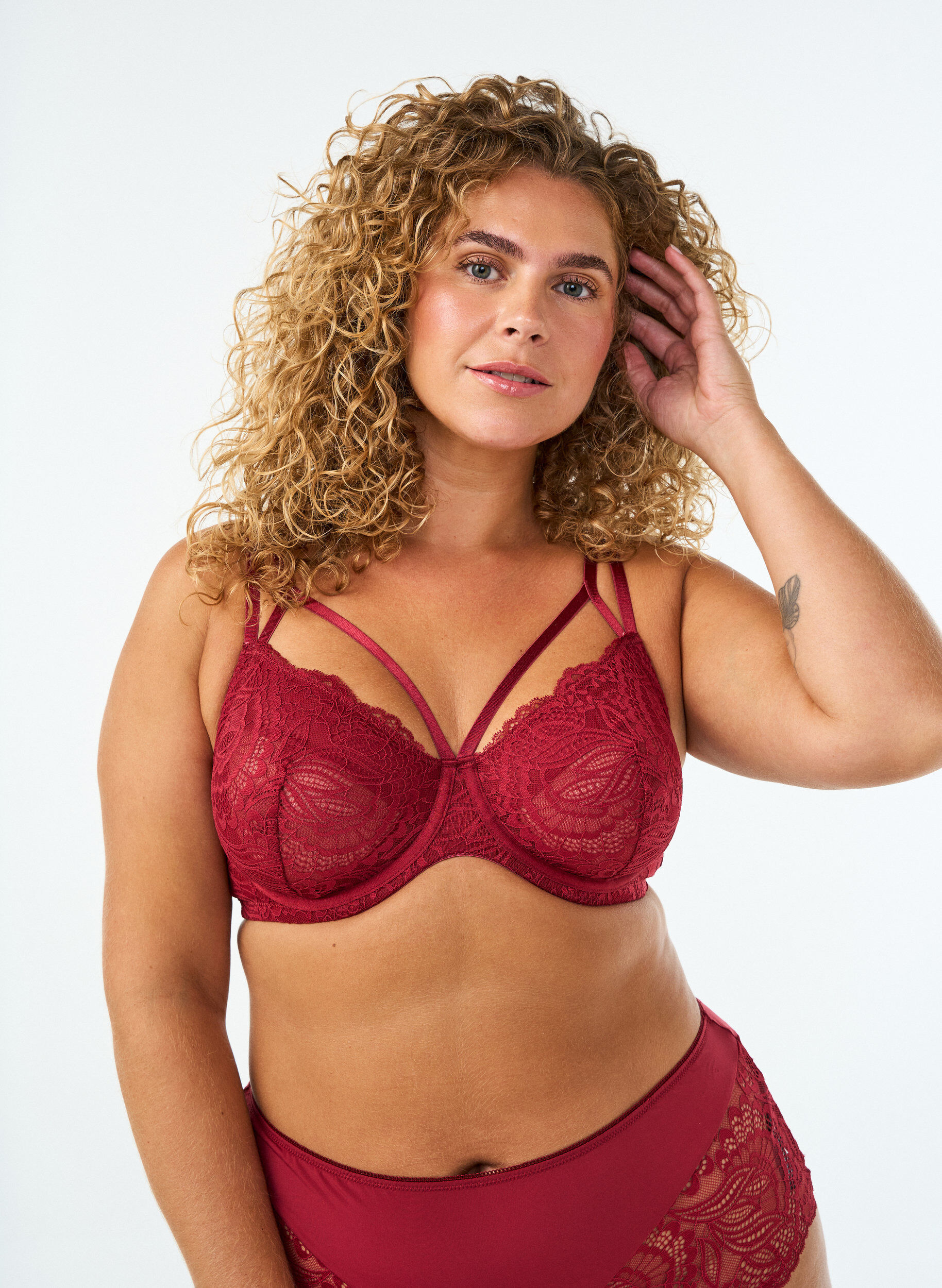 ZizzifashionFull coverage bra with lace and double straps, Black, Model image number 0