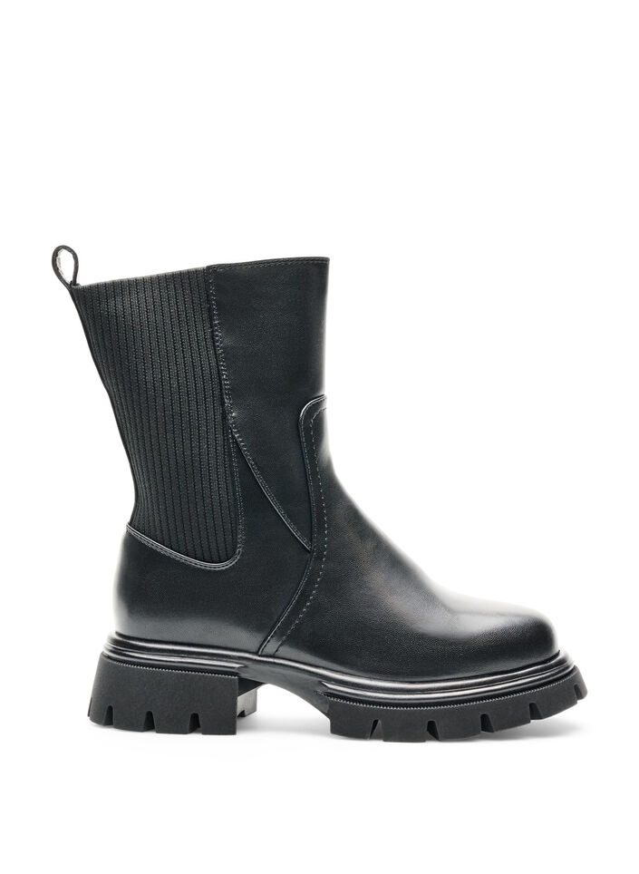 Chelsea boot with a chunky sole and ribbed panels, Black, Packshot image number 0