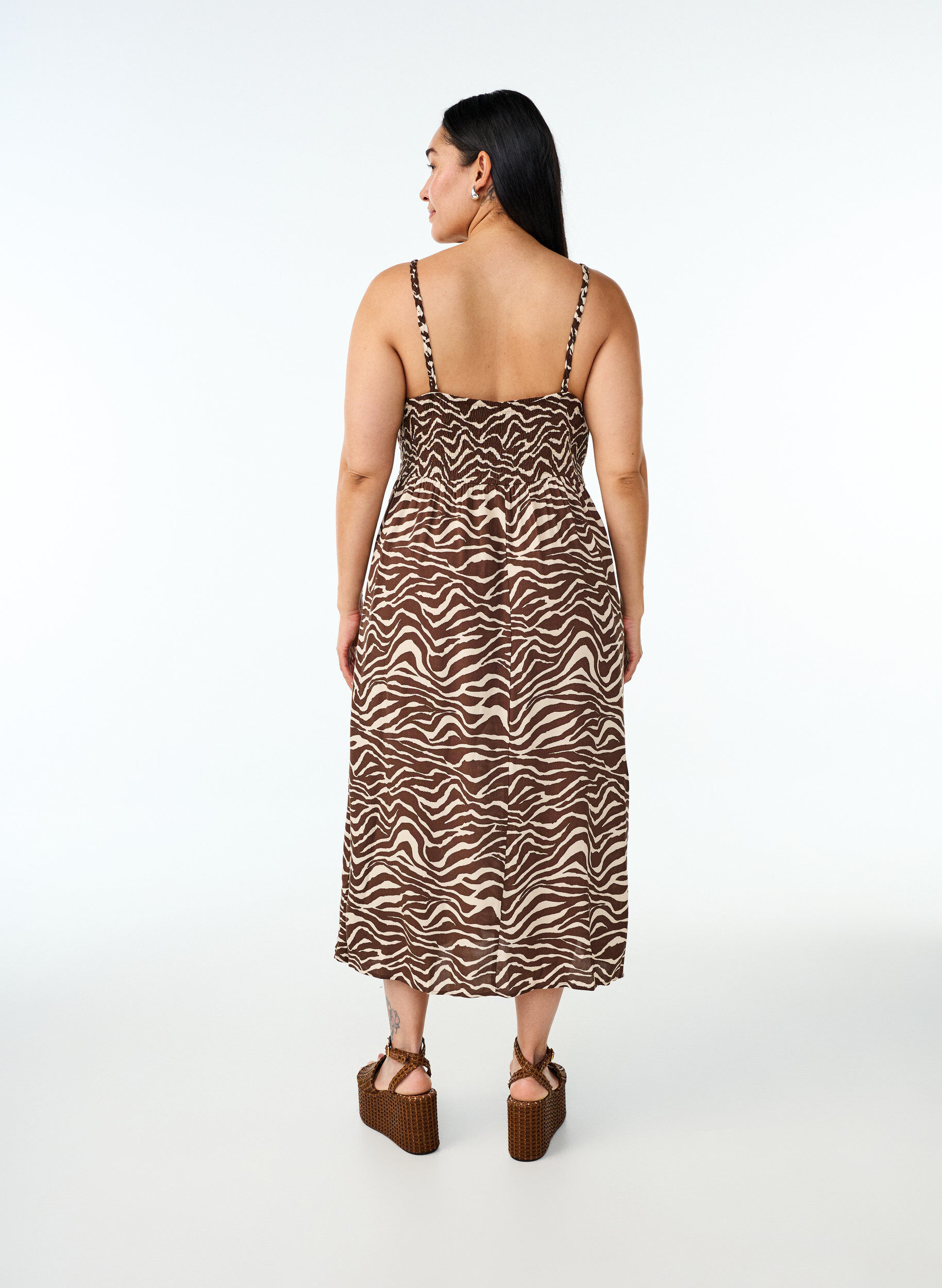 Zizzifashion Midi strap dress with a smocked back, Brown, Model image number 2