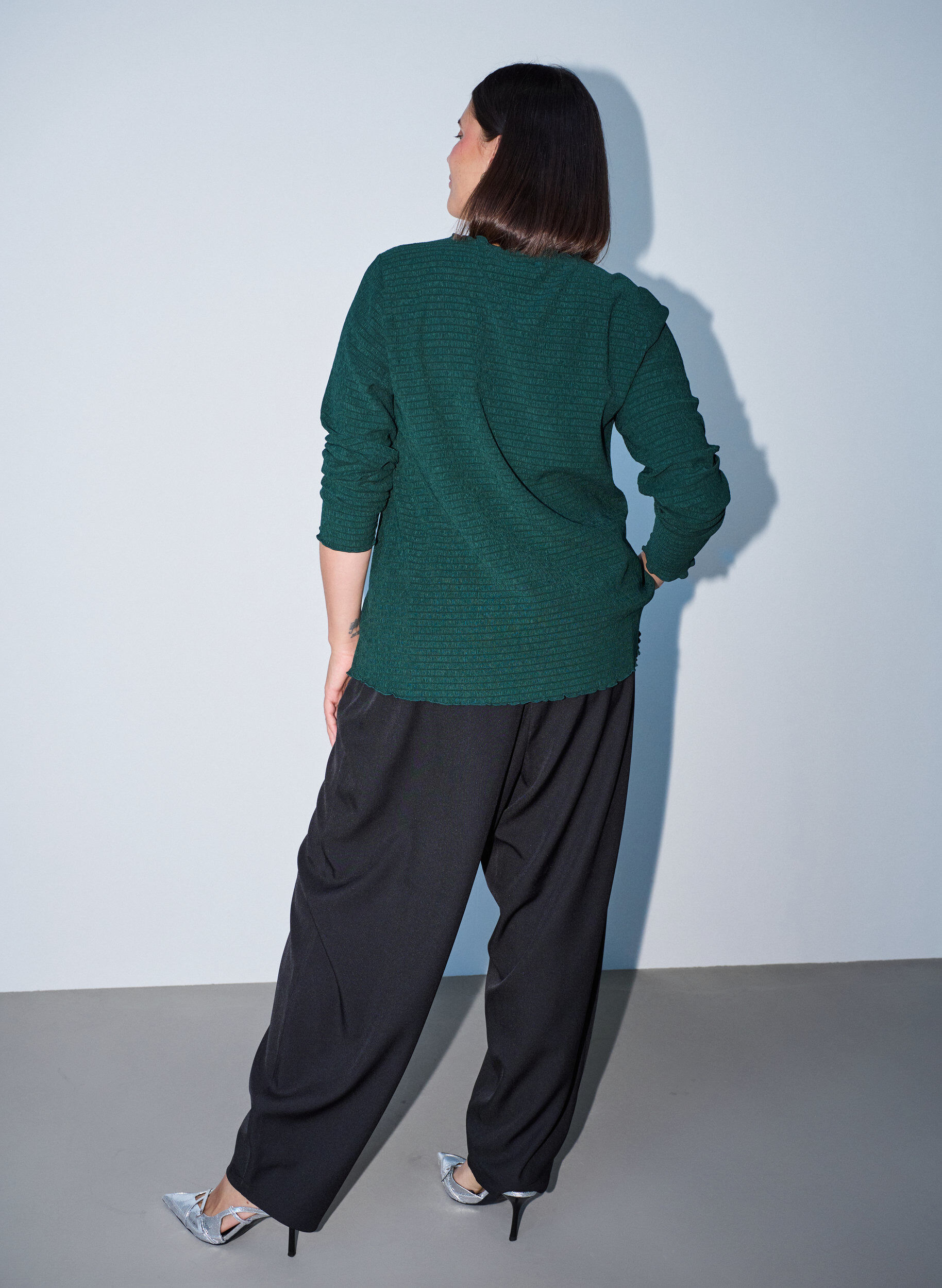 ZizzifashionTextured blouse with wavy edges, Green, Model image number 2