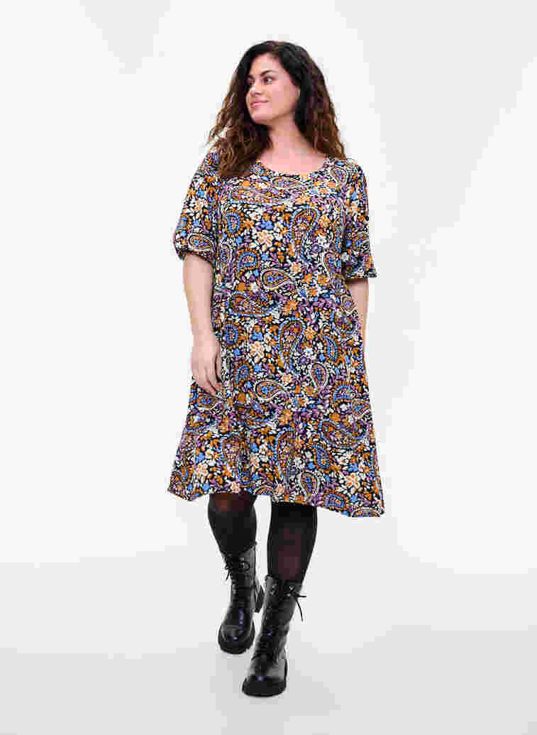 Short-sleeved viscose dress with paisley print, Black G. Sky Paisley, Model image number 2