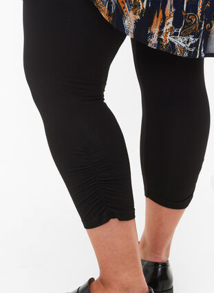 Basic 3/4 leggings with ruched detail, Black, Model image number 2
