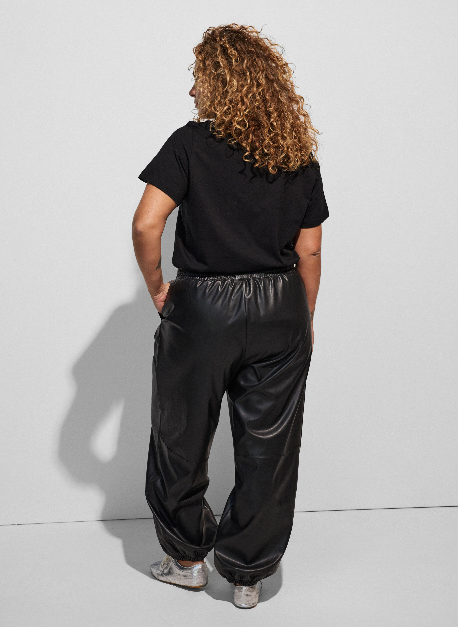 ZizzifashionCotton T-shirt with text badge, Black, Model image number 2
