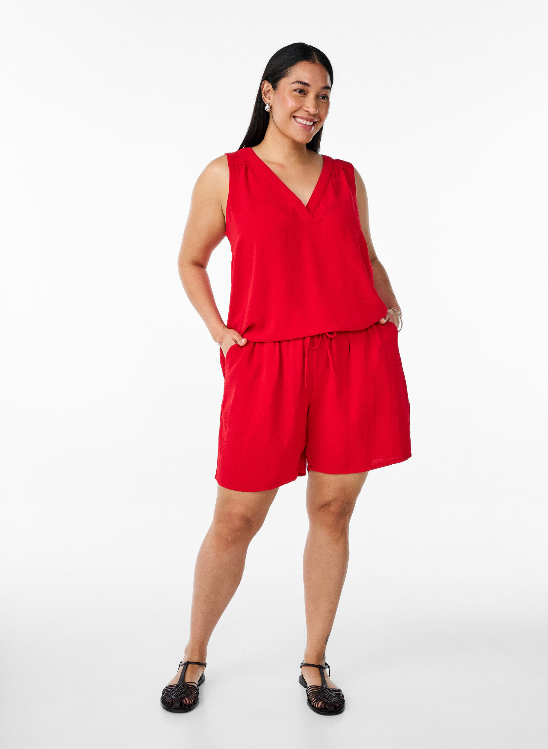 ZizzifashionShorts with pockets and elastic waistband, Red, Model image number 1