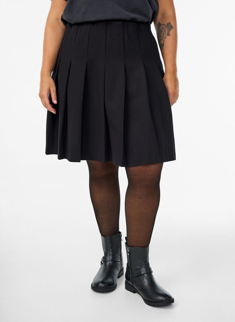 Short pleated skirt with elasticated waist, Black, Model image number 3