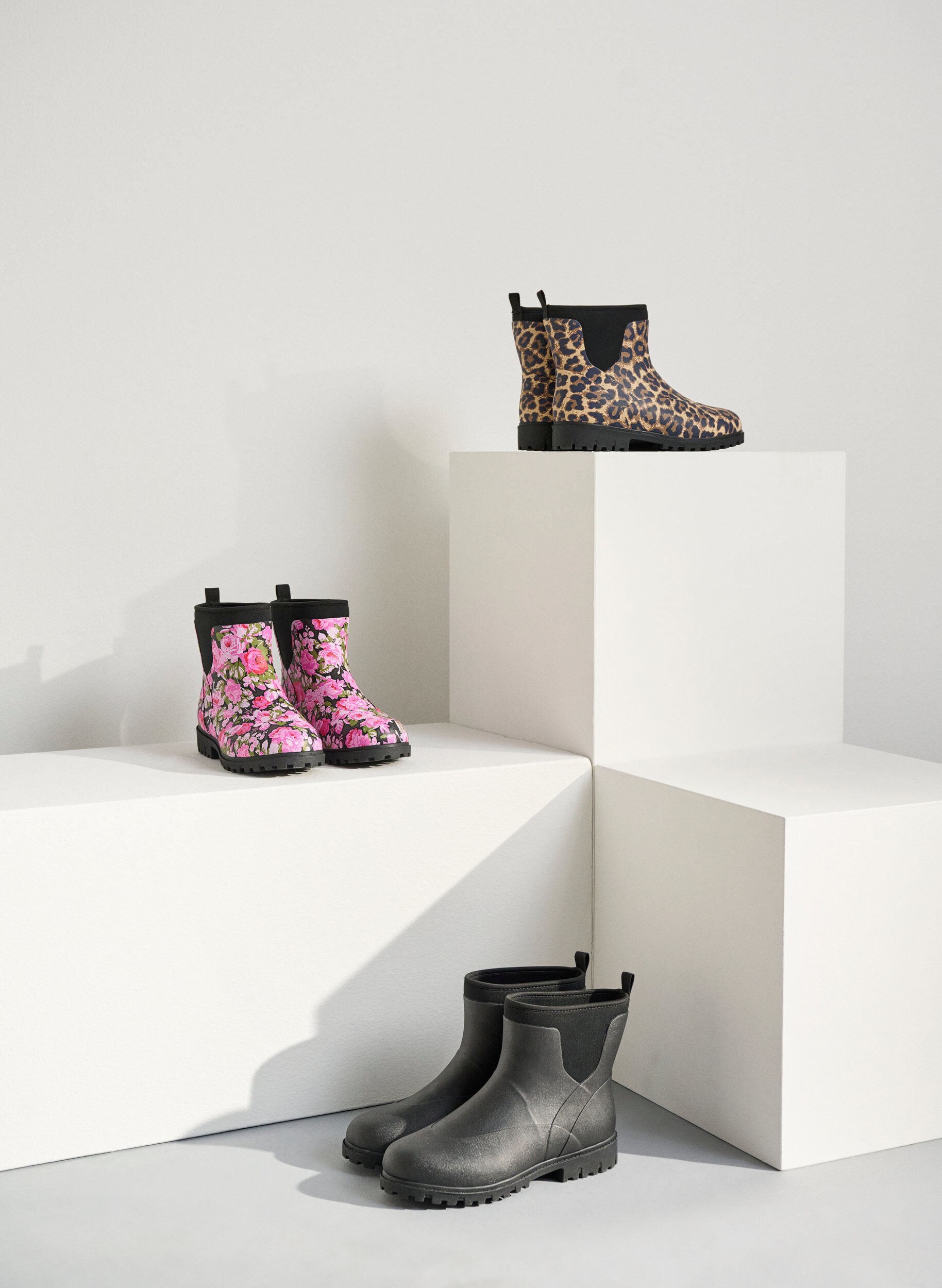 Zizzifashion Wide fit - Short wellies with elastic neoprene shaft, Flower AOP, Image image number 0