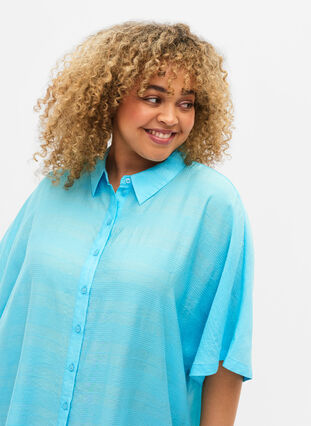 Long shirt in viscose with texture, Bachelor Button, Model image number 2
