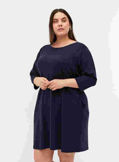 Cotton dress with 3/4 sleeves and pockets