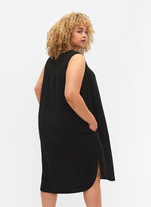 Sleeveless midi dress in cotton, Black, Model image number 1