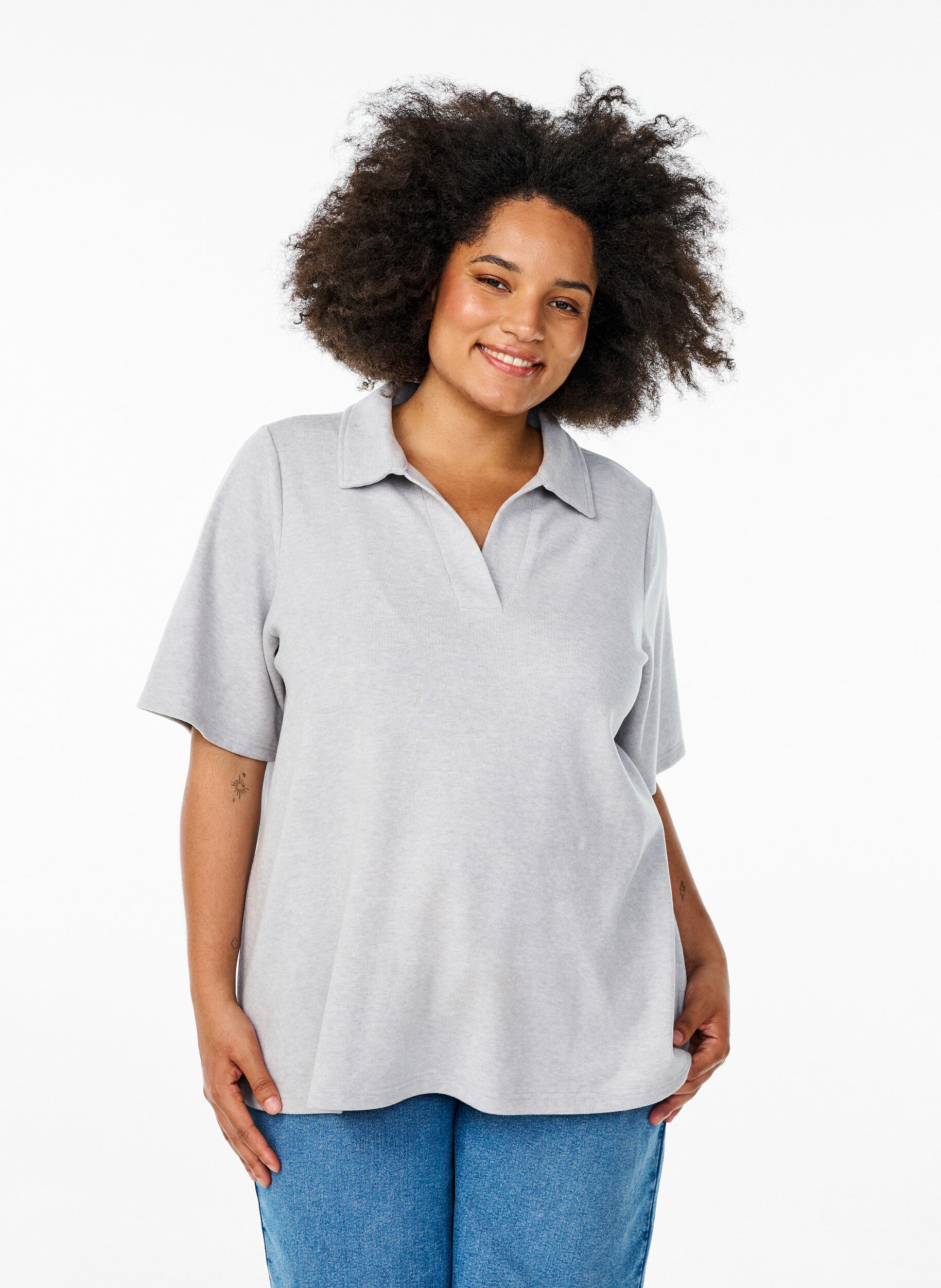Jersey blouse with collar and short sleeves, Grey, Model