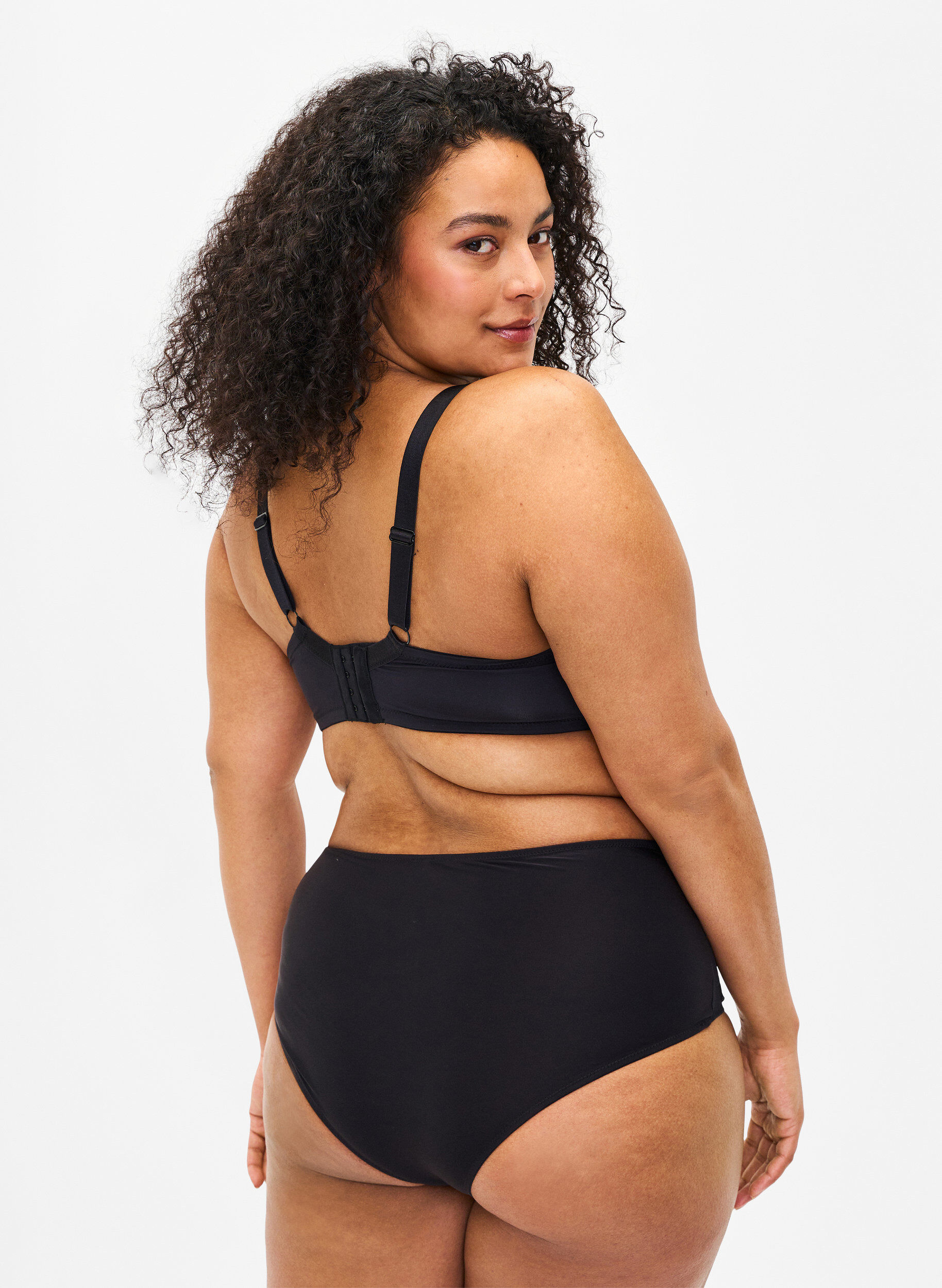 ZizzifashionPadded underwire bra with embroidery, Black, Model image number 1
